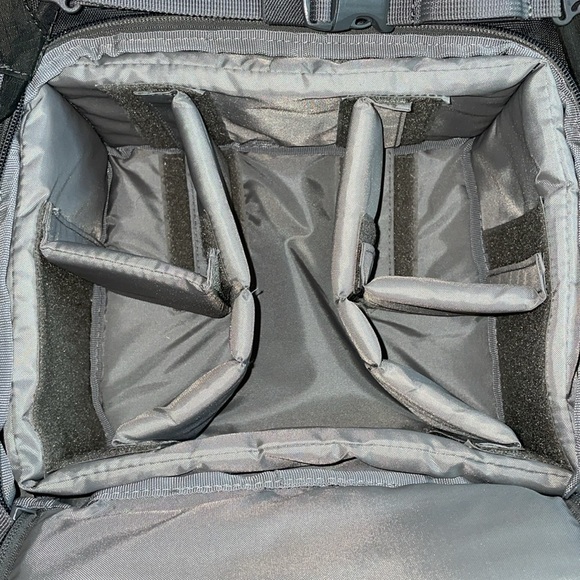 Lowepro Hatchback 22L AW Everyday Adventure/Photo Backpack. Like NEW! Slate Grey - Picture 5 of 14